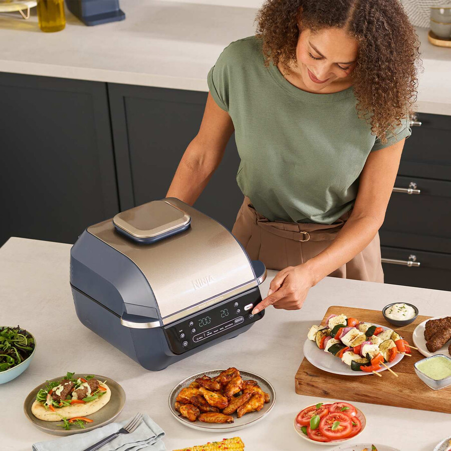 ninja 5-i-1 grill airfryer - cyber space eg351ukcyd