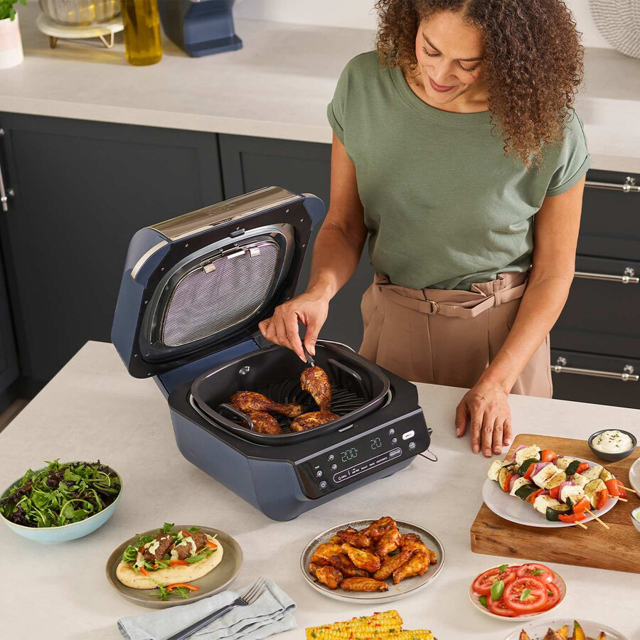 ninja 5-i-1 grill airfryer - cyber space eg351ukcyd
