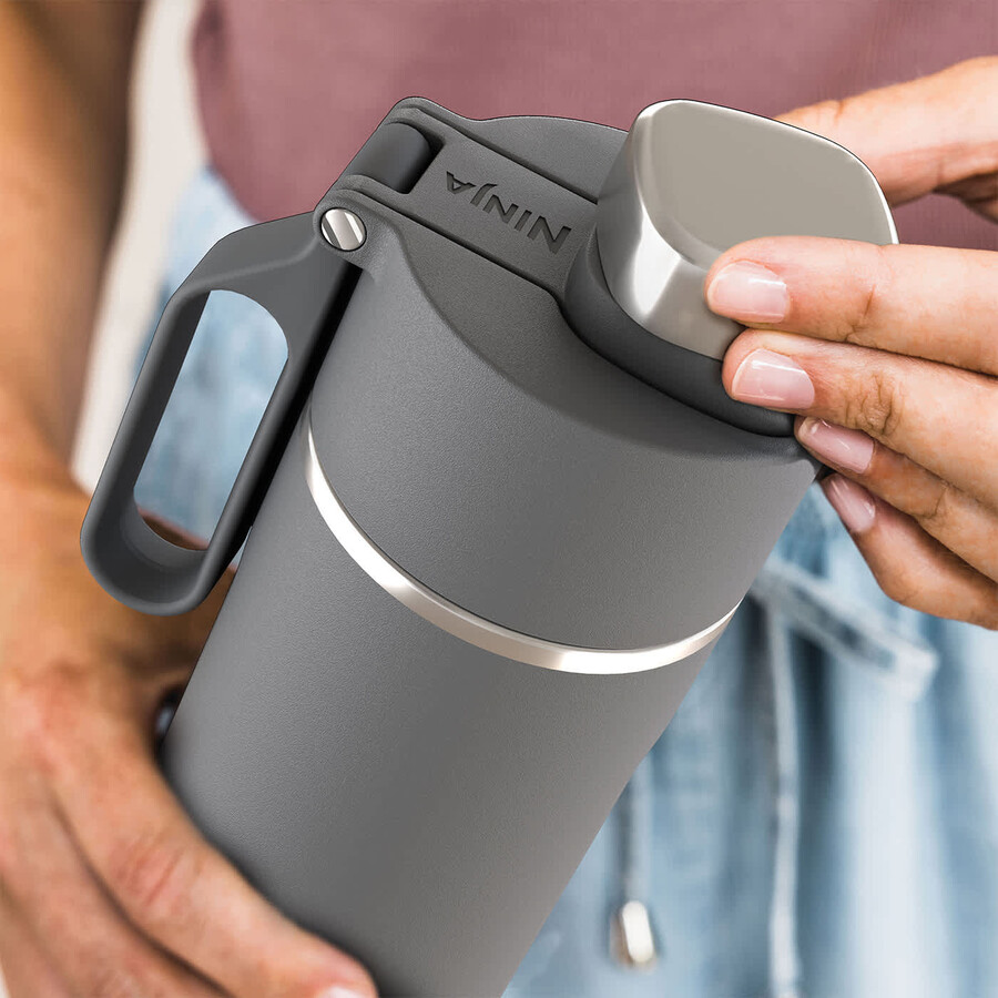 ninja thirsti 530 ml reseflaska – grå dw1801euukgy