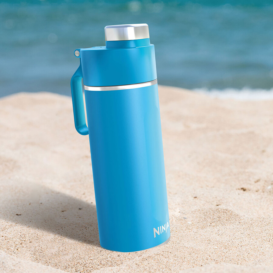 ninja thirsti 700 ml reseflaska – tropisk blå dw2401euuksb
